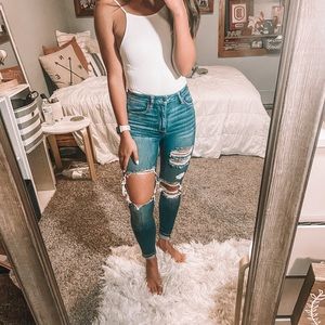 Distressed high rise jeggings